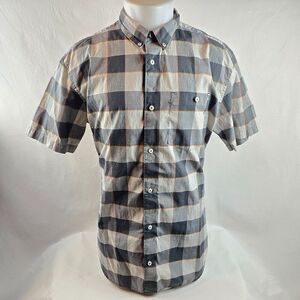 DC Shoes Shirt Mens XL Gray Button Down Plaid Short Sleeve Skate Casual Light